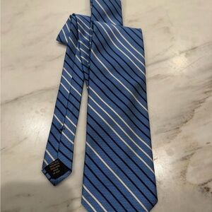 Brooks Brothers Blue and Navy Diagonal Stripe Tie